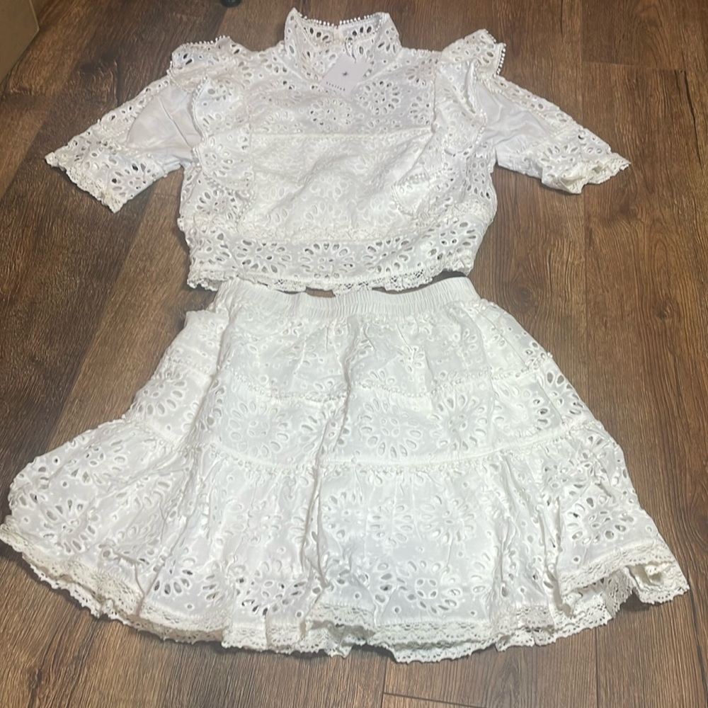 Stellah white Lace 2 peice set NWT medium P2P 19 lined